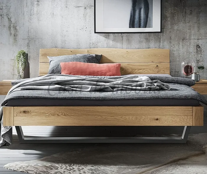 Doppelbett CLEVELAND 180×200 cm Natur geölt, stabverleimt Kopfteil Baumkante
