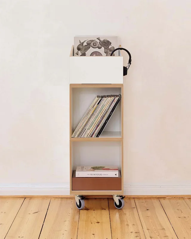 Small LP container on wheels